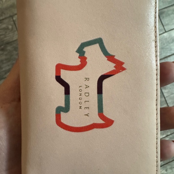 Gorgeous Radley London wallet. - Picture 1 of 2